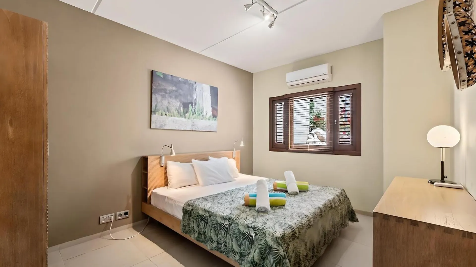 Villa Devries C3, Jan Thiel, Private Beach Front, Pool Willemstad