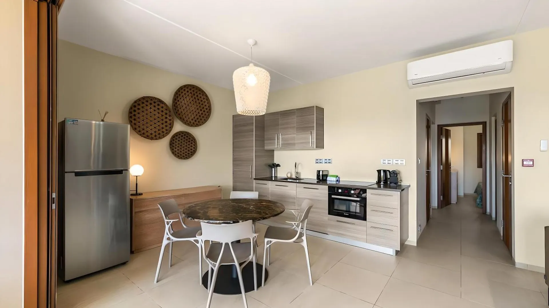 Apartment Villa Devries C3, Jan Thiel, Private Beach Front, Pool Willemstad Curaçao