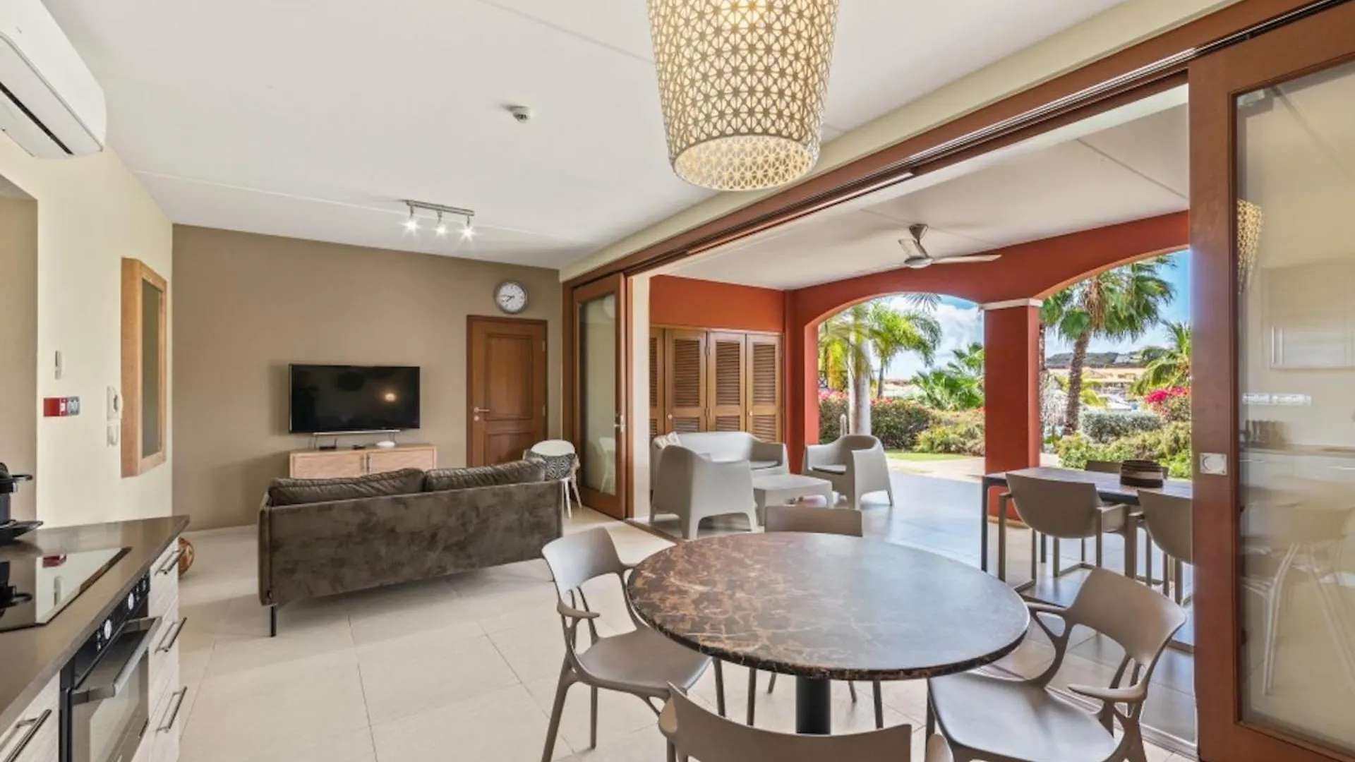 Villa Devries C3, Jan Thiel, Private Beach Front, Pool Willemstad